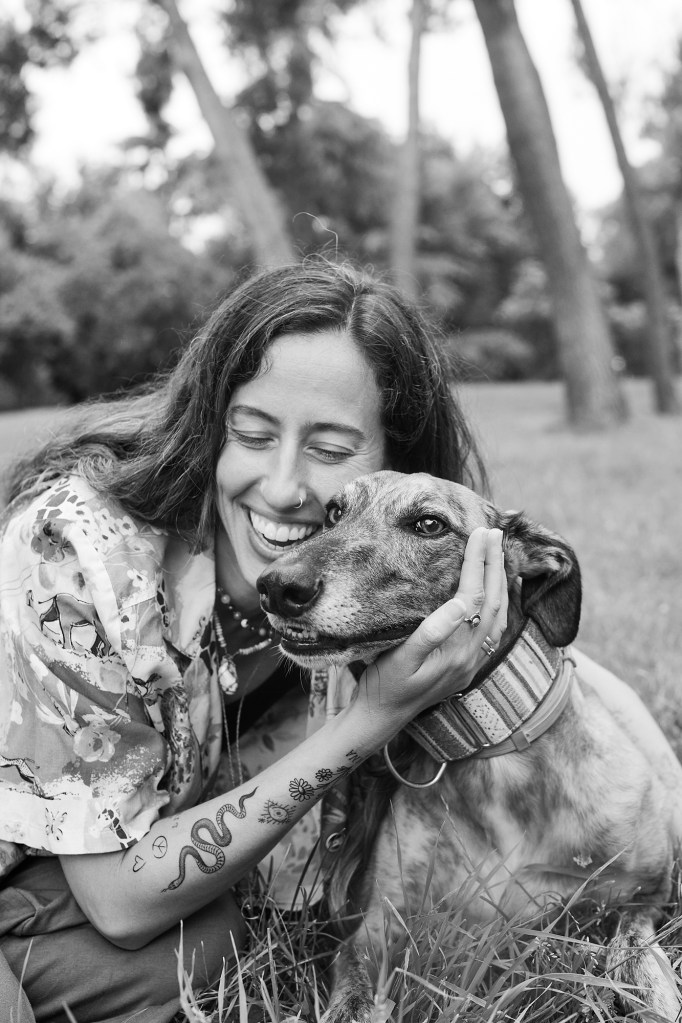 amor perro paseo en el parque fotografia mascotas madrid  tarjeta regalo retratos 